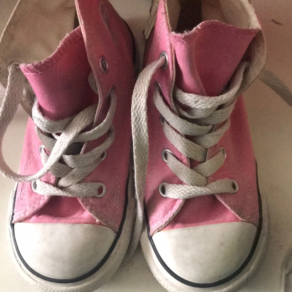 Toddler size 8 pink Converse